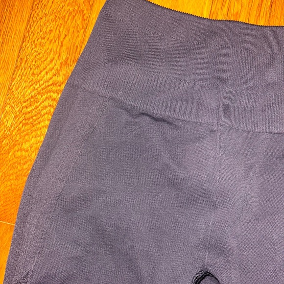 Capri Lululemon Leggings - Picture 2 of 5